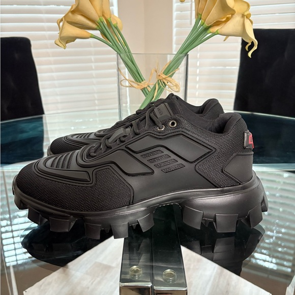Black Men's sneakers 10.5